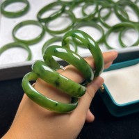 VÒNG BẢN KHỐI ĐÁ NGỌC BÍCH TỰ NHIÊN MANG LẠI CHO NGƯỜI DEO CẢM GIÁC MAY MẮN TÀI LỘC 