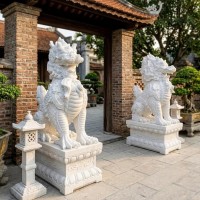 Cặp Tượng Nghê Đá Trắng Tự Nhiên Cao 1.6m - T4078 - Linh Vật Phong Thủy Chấn Trạch Uy Nghi – T trấn Trừ Sát Khí, Bảo Hộ Gia Đạo & Chiêu Tài Tụ Khí