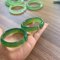 Vòng bản ngọc tụ nham chạm chân mèo T3446