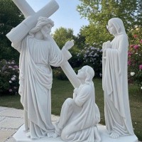 Tượng Chúa Giêsu vác thánh giá được điêu khắc bằng đá trắng nguyên khối, cao 2.5m T3830