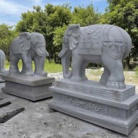 Bức tượng đá trắng nguyên khối tự nhiên cao 1m8 T3813