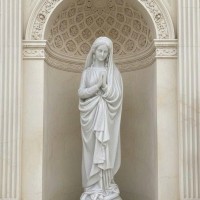 Tượng Đức Mẹ Maria điêu khắc bằng đá trắng nguyên khối cao 1.6m T3839