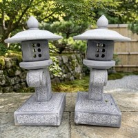 Chân đèn đá Sa thạch tự nhiên nguyên khối, cao 80cm T3895