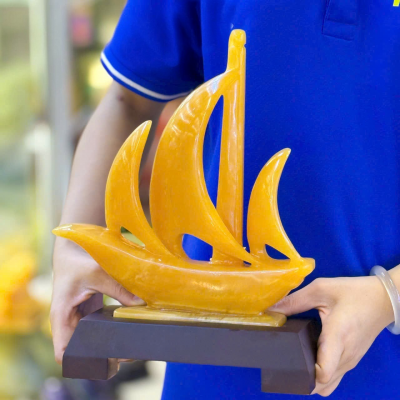 Thuyền Buồm Ngọc Hoàng Long Tự Nhiên Nguyên Khối (Cao 30cm - Ngang 25cm) - T4057 - Vật Phẩm Phong Thủy Doanh Nhân – Biểu Tượng Thuận Buồm Xuôi Gió, Hanh Thông Công Danh