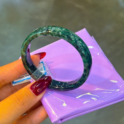Vòng Bản Ngọc Cẩm Thạch Sơn Thủy Tự Nhiên (52,31*11,18mm) - T4028 - Quà Tặng Doanh Nhân & Phụ Nữ Quyền Quý – Tuyệt Tác Ngọc Nguyên Khối Kích Vượng Tài Lộc