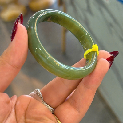 Vòng Bản  Ngọc Hòa Điền Tự Nhiên (Nephrite 51.8 - 12.2mm) T4029 - Quà Tặng Tinh Tế Tôn Vinh Khí Chất Phụ Nữ – Đá Thiên Nhiên Nguyên Khối Hợp Mệnh