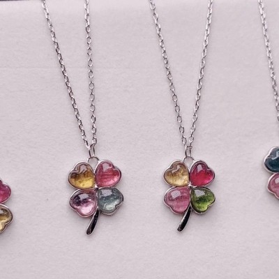 MẶT DÂY CHUYỀN CỎ 4 LÁ MAY MẮN ĐÁ TOURMALINE NGŨ SẮC DÀNH CHO NỮ