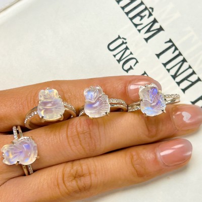 NHẪN HỒ LY ĐÁ MOONSTONE ( MẶT TRĂNG) BỌC BẠC TA