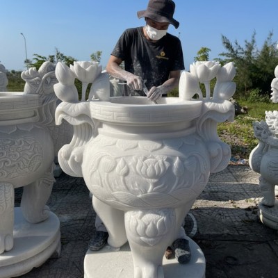 Lư hương đá trắng cao 1.25m, ngang 85cm, đk miệng 55cm T3606