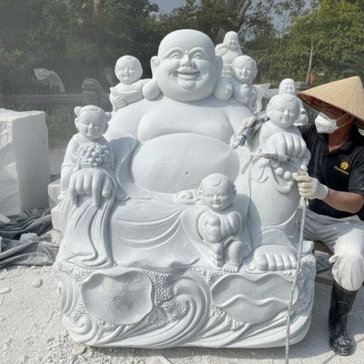 Tượng đá mỹ nghệ Phật Di Lặc ngồi cùng 5 tiểu đồng bằng đá trắng nguyên khối cao 1.55m T3652