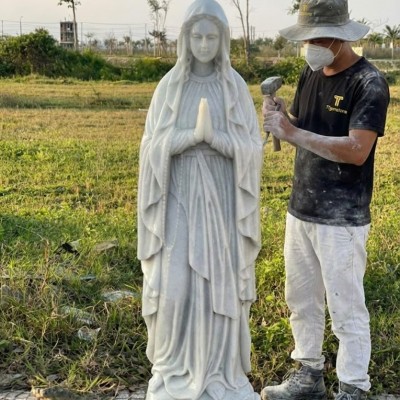 Tượng đức mẹ maria đá trắng cao 1.35m, ngang 35cm, dài 37cm T3569