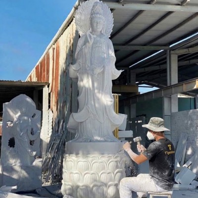 Tượng có dáng đứng trên đài sen đá nguyên khối – biểu tượng cho sự thanh tịnh T3669 cao 4m1 