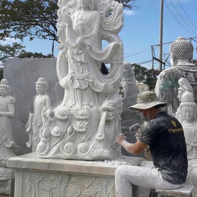 Phật quan âm đứng trên đài rồng và mây cao đá trắng nguyên khối 2m5 T3668