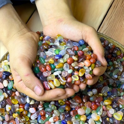 Vụn đá mã não chalcedony-Những viến đá đầy màu sắc sẽ đem lại niềm vui cho căn nhà của bạn 
