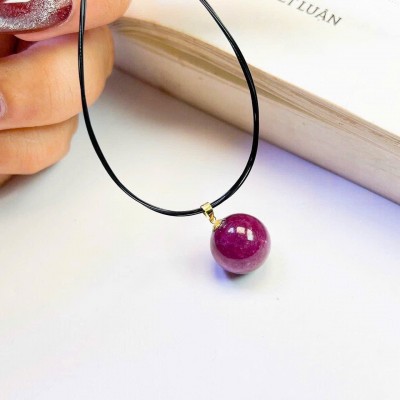 Mặt dây chuyền Ruby Nam Phi tự nhiên.