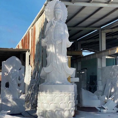 Tượng có dáng đứng trên đài sen đá nguyên khối – biểu tượng cho sự thanh tịnh T3669 cao 4m1 