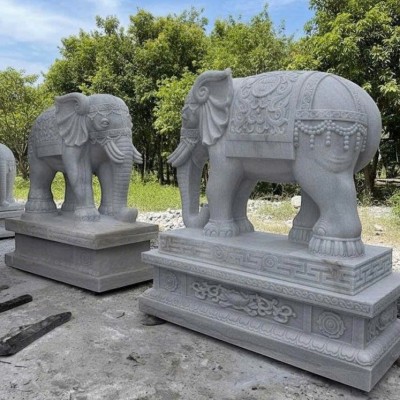 Bức tượng đá trắng nguyên khối tự nhiên cao 1m8 T3813