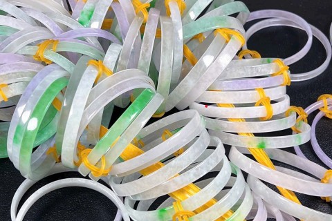 VÒNG TAY NGỌC CẨM THẠCH - MANG ĐẾN MAY MẮN CHO CHỦ SỞ HỮU