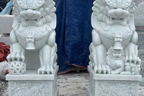 Kỳ Lân Đá Trắng Nguyên Khối – Tăng Vẻ Bề Thế Cho Không Gian Ngoại Thất