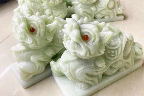 Tỳ Hưu Đá Trắng Nguyên Khối Chuẩn Phong Thủy: Nhận Biết Thật – Giả Chính Xác