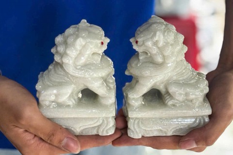 Cách Đặt Tượng Cặp Kỳ Lân Đá Trắng Chuẩn Phong Thủy Giúp Gia Đạo An Yên