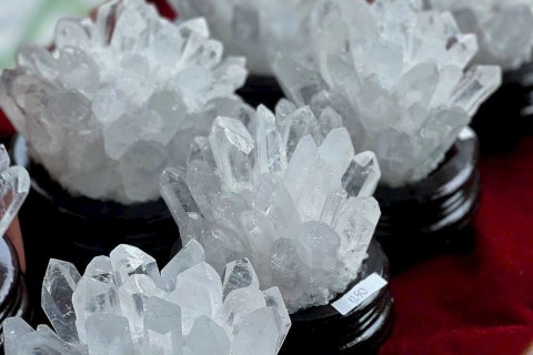 Mầm Búp Thạch Anh Tự Nhiên Phong Thủy – Ý Nghĩa Và Công Dụng