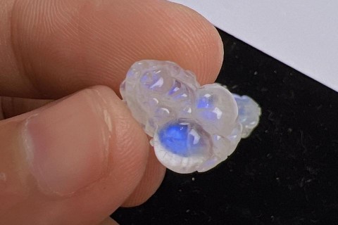 NHỮNG CÔNG DỤNG MÀ ĐÁ MẶT TRĂNG ĐEM LẠI CHO NGƯỜI SỞ HỮU 