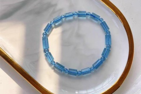 VÒNG TAY ĐÁ AQUAMARINE MỘT DÒNG ĐÁ CỦA BIỂN CẢ MANG LẠI MỘT NĂNG LƯỢNG TÍCH CỰC KHI SỞ HỮU