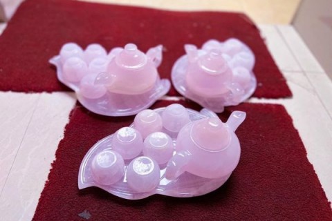 BỘ ẤM TRÀ THẠCH ANH HỒNG CÓ Ý NGHĨA GÌ TRONG PHONG THUỶ KHI TRƯNG BÀY NGÀY TẾT 