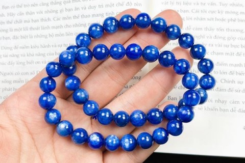VẺ ĐẸP CỦA DÒNG ĐÁ KYANITE NHƯ THẾ NÀO TRONG PHONG THUỶ 