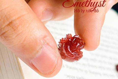 MẶT DÂY CHUYỀN HỒ LY THẠCH ANH TÓC CÓ Ý NGHĨA NHƯ THẾ NÀO TRONG PHONG THUỶ