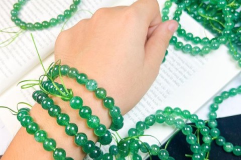 Ý NGHĨA TRONG PHONG THUỶ CỦA VÒNG TAY THẠCH ANH DÂU TÂY XANH