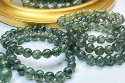 VÒNG TAY ĐÁ THẠCH ANH TÓC XANH MANG NĂNG LƯỢNG TÍCH CỰC CHO GIA CHỦ