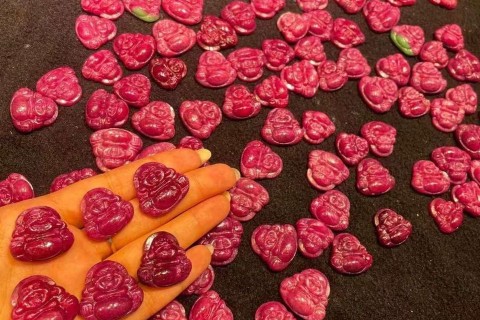 MẶT DÂY CHUYỀN ĐÁ RUBY NAM PHI - THỂ HIỆN SỰ QUYẾN RŨ, QUYỀN LỰC