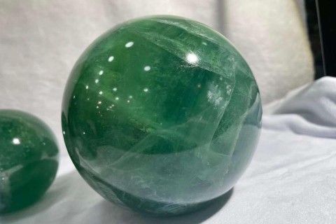 BI CẦU ĐÁ THẠCH ANH XANH - TƯỢNG TRƯNG CHO SỰ CẦU TIẾN