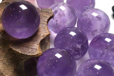 NHỮNG CÔNG DỤNG MÀ THẠCH ANH TÍM MANG LẠI TRONG PHONG THUỶ