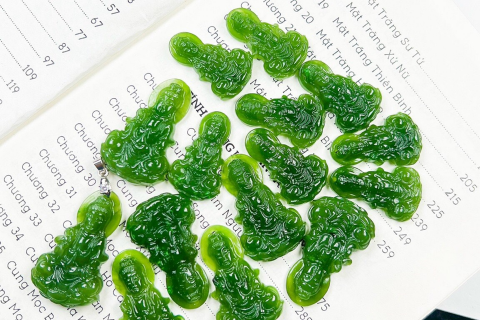 MẶT PHẬT QUAN ÂM NGỌC BÍCH - TƯỢNG TRƯNG CHO SỰ BÌNH AN VÀ HẠNH PHÚC
