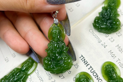 MẶT DÂY CHUYỀN QUAN ÂM ĐÁ NGỌC BÍCH CÓ Ý NGHĨA GÌ 