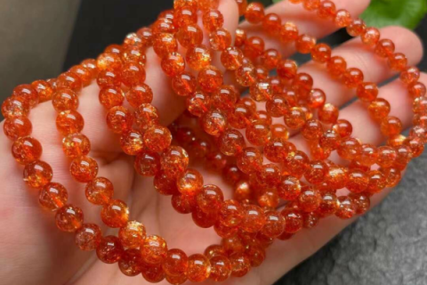 ĐÁ SUNSTONE LÀ GÌ? Ý NGHĨA TRONG PHONG THUỶ CỦA VÒNG TAY ĐÁ SUNSTONE?