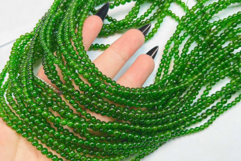 ĐÁ DIOPSIDE HỢP VỚI MỆNH NÀO?