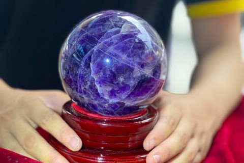 BI CẦU ĐÁ THẠCH ANH TÍM CÓ CÔNG DỤNG GÌ TRONG PHONG THỦY