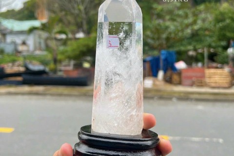 Ý NGHĨA PHONG THỦY CỦA TRỤ ĐÁ THẠCH ANH 