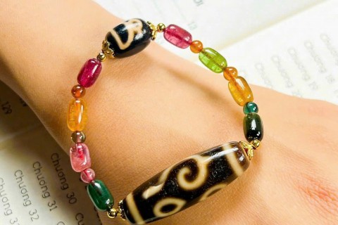 DZI MÓN BẢO VẬT CỦA NGƯỜI TÂY TẠNG 