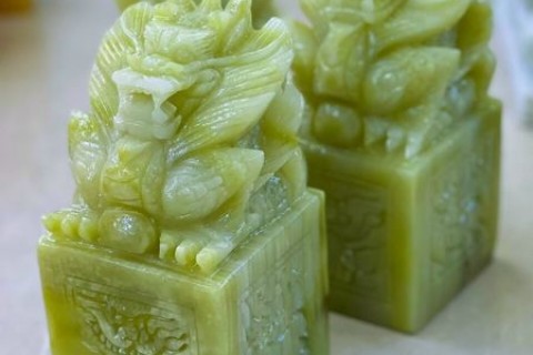 TÌM HIỂU VỀ Ý NGHĨA TRONG PHONG THUỶ CỦA ẤN RỒNG ĐÁ PAKISTAN