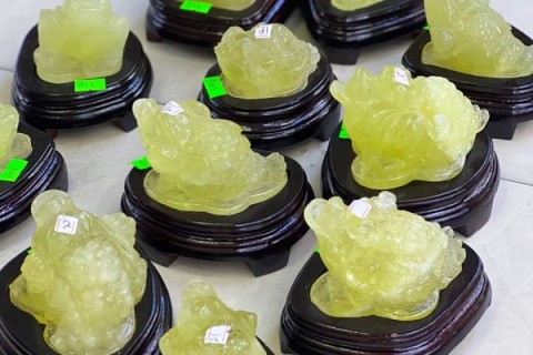 Ý NGHĨA PHONG THUỶ CỦA CÓC THIỀM THỪ THẠCH ANH VÀNG