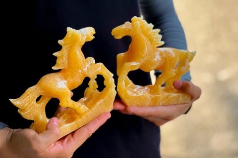 TÌM HIỂU VỀ Ý NGHĨA VÀ CÔNG DỤNG CỦA NGỰA ĐÁ NGỌC HOÀNG LONG