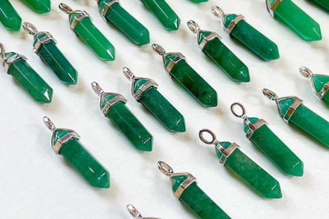 MẶT DÂY CHUYỀN HÌNH TRỤ ĐÁ THẠCH ANH - TƯỢNG TRƯNG CHO SỰ MẠNH MẼ