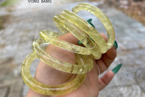 TÁC DỤNG CỦA VÒNG BẢN ĐÁ THẠCH ANH VÀNG TRONG PHONG THỦY