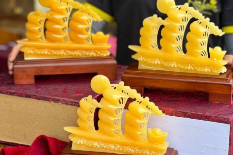 CÁC MẪU BỨC CẢNH ĐƯỢC ĐIÊU KHẮC BẰNG ĐÁ QUÝ NGUYÊN KHỐI TỰ NHIÊN ĐỂ  TRƯNG BÀY PHONG THUỶ VÔ CÙNG ĐẸP VÀ MAY MẮN CHO GIA CHỦ
