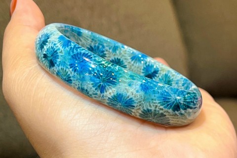 Ý NGHĨA VÒNG TAY ĐÁ SAN HÔ XANH TỰ NHIÊN TRONG PHONG THỦY